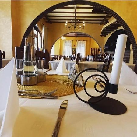 Отель Restaurant Casa Miorita Буштени Экстерьер фото