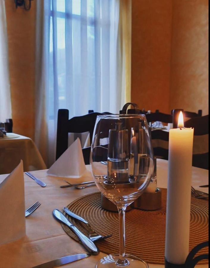 Отель Restaurant Casa Miorita Буштени Экстерьер фото